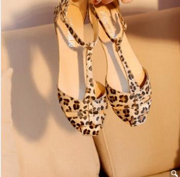 Restoring Women Ladies Sandals Leopard Print Flat Heel Shoes